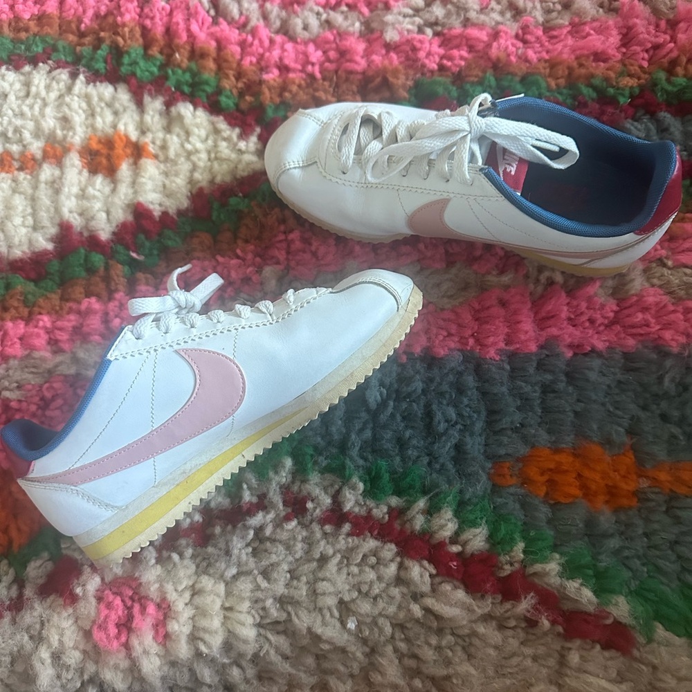 Rare coral stardust Nike Cortez